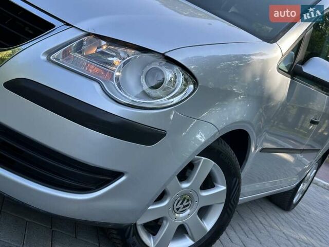 Сірий Фольксваген Туран, об'ємом двигуна 1.6 л та пробігом 230 тис. км за 6750 $, фото 26 на Automoto.ua