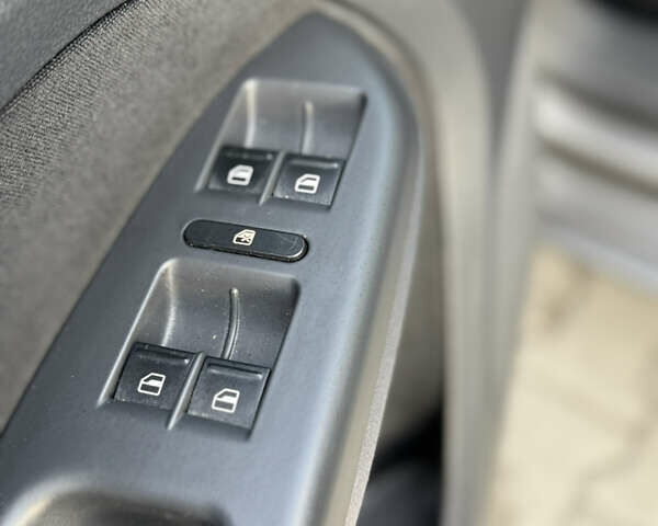 Серый Фольксваген Туран, объемом двигателя 1.4 л и пробегом 210 тыс. км за 5899 $, фото 77 на Automoto.ua