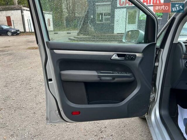 Серый Фольксваген Туран, объемом двигателя 1.6 л и пробегом 262 тыс. км за 6700 $, фото 11 на Automoto.ua