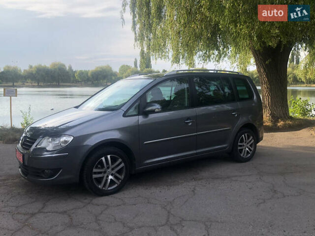 Сірий Фольксваген Туран, об'ємом двигуна 2 л та пробігом 254 тис. км за 8100 $, фото 7 на Automoto.ua