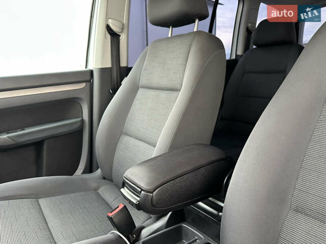 Серый Фольксваген Туран, объемом двигателя 1.6 л и пробегом 215 тыс. км за 6800 $, фото 32 на Automoto.ua