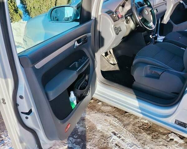 Серый Фольксваген Туран, объемом двигателя 1.4 л и пробегом 203 тыс. км за 7200 $, фото 15 на Automoto.ua