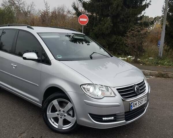 Серый Фольксваген Туран, объемом двигателя 1.6 л и пробегом 254 тыс. км за 7650 $, фото 10 на Automoto.ua