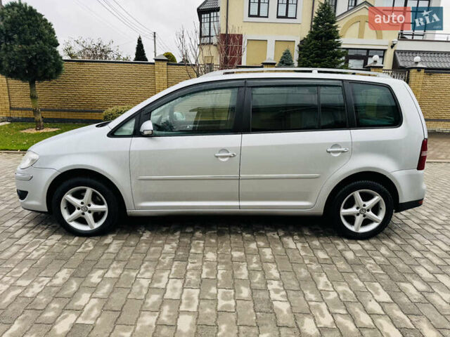 Серый Фольксваген Туран, объемом двигателя 2 л и пробегом 245 тыс. км за 7300 $, фото 8 на Automoto.ua