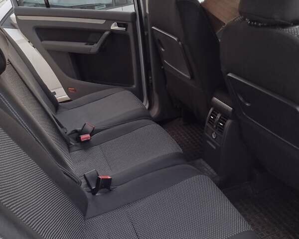 Серый Фольксваген Туран, объемом двигателя 1.6 л и пробегом 256 тыс. км за 6200 $, фото 23 на Automoto.ua