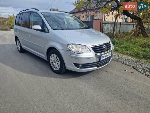 Серый Фольксваген Туран, объемом двигателя 1.39 л и пробегом 211 тыс. км за 6200 $, фото 6 на Automoto.ua