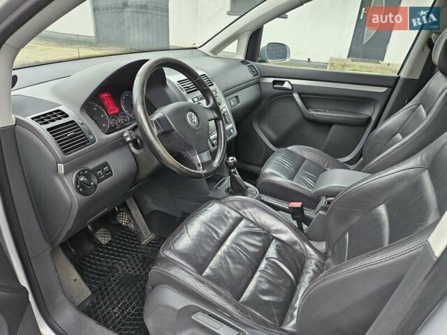 Сірий Фольксваген Туран, об'ємом двигуна 1.97 л та пробігом 315 тис. км за 7100 $, фото 6 на Automoto.ua