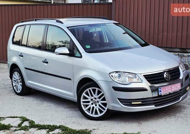 Сірий Фольксваген Туран, об'ємом двигуна 1.6 л та пробігом 225 тис. км за 7777 $, фото 7 на Automoto.ua