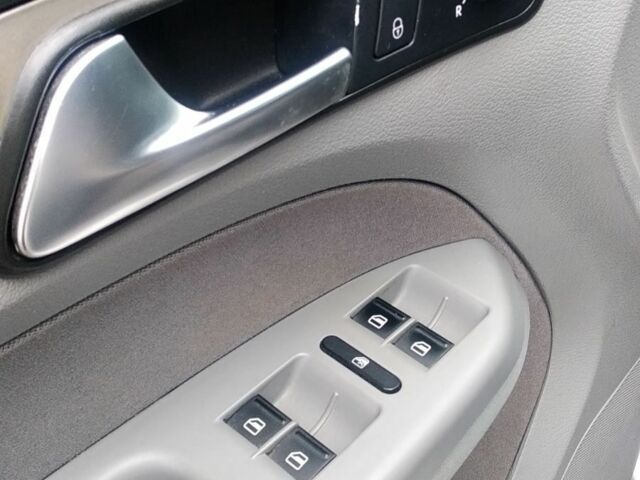 Серый Фольксваген Туран, объемом двигателя 1.9 л и пробегом 260 тыс. км за 6900 $, фото 7 на Automoto.ua