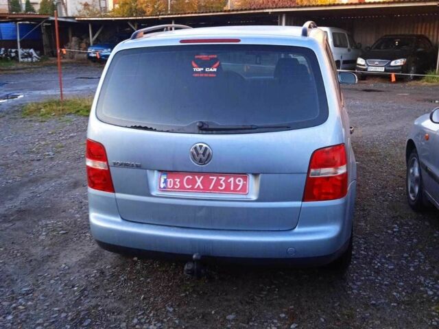 Серый Фольксваген Туран, объемом двигателя 1.6 л и пробегом 236 тыс. км за 6700 $, фото 1 на Automoto.ua