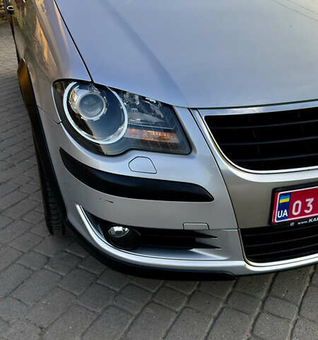 Сірий Фольксваген Туран, об'ємом двигуна 1.6 л та пробігом 218 тис. км за 8400 $, фото 21 на Automoto.ua