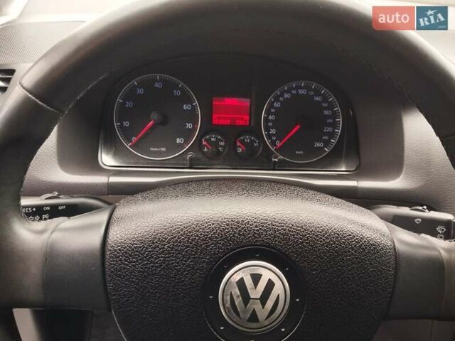 Серый Фольксваген Туран, объемом двигателя 1.6 л и пробегом 254 тыс. км за 7650 $, фото 46 на Automoto.ua