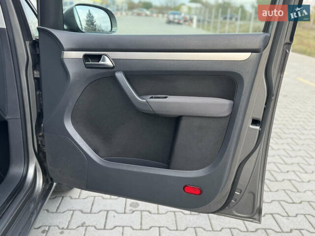 Серый Фольксваген Туран, объемом двигателя 1.4 л и пробегом 210 тыс. км за 5899 $, фото 67 на Automoto.ua