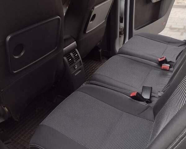 Серый Фольксваген Туран, объемом двигателя 1.6 л и пробегом 256 тыс. км за 6200 $, фото 25 на Automoto.ua