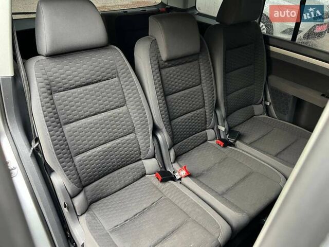 Серый Фольксваген Туран, объемом двигателя 1.6 л и пробегом 262 тыс. км за 6700 $, фото 23 на Automoto.ua