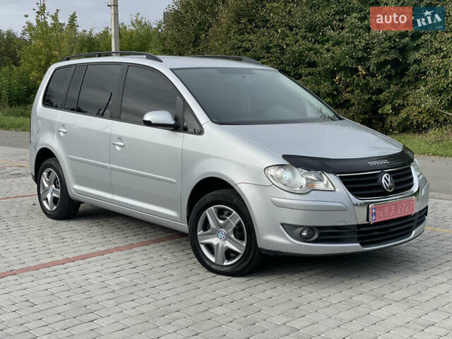 Серый Фольксваген Туран, объемом двигателя 1.9 л и пробегом 263 тыс. км за 7400 $, фото 16 на Automoto.ua