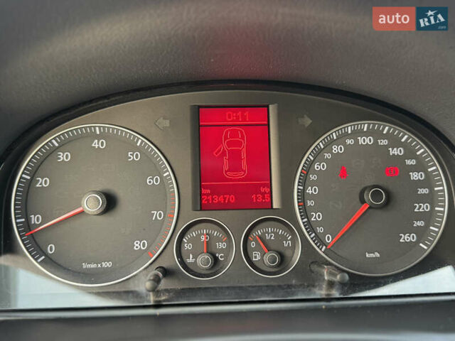 Серый Фольксваген Туран, объемом двигателя 1.4 л и пробегом 210 тыс. км за 5899 $, фото 83 на Automoto.ua