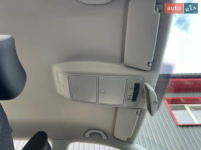 Серый Фольксваген Туран, объемом двигателя 1.6 л и пробегом 217 тыс. км за 8200 $, фото 69 на Automoto.ua