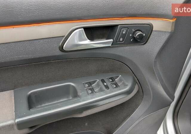 Серый Фольксваген Туран, объемом двигателя 1.39 л и пробегом 211 тыс. км за 5500 $, фото 10 на Automoto.ua