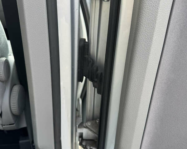 Серый Фольксваген Туран, объемом двигателя 1.6 л и пробегом 199 тыс. км за 7699 $, фото 42 на Automoto.ua