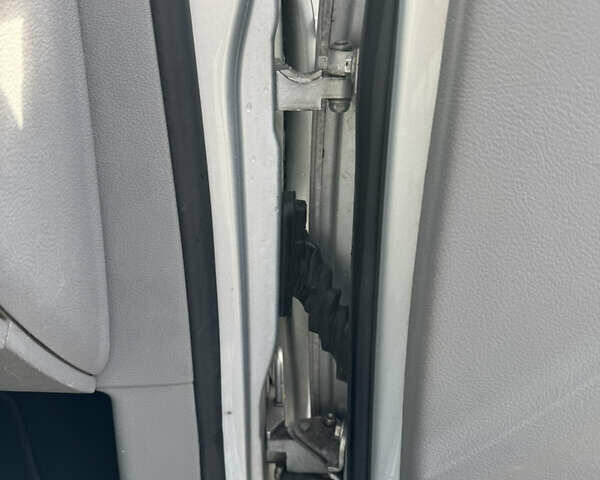 Серый Фольксваген Туран, объемом двигателя 1.6 л и пробегом 199 тыс. км за 7699 $, фото 45 на Automoto.ua