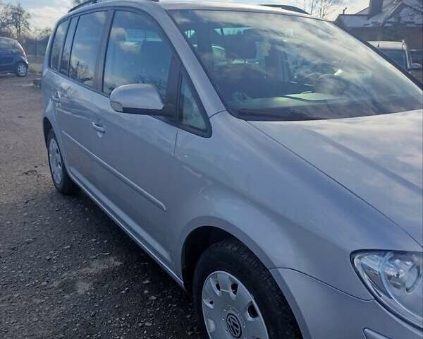 Серый Фольксваген Туран, объемом двигателя 1.6 л и пробегом 203 тыс. км за 6900 $, фото 12 на Automoto.ua