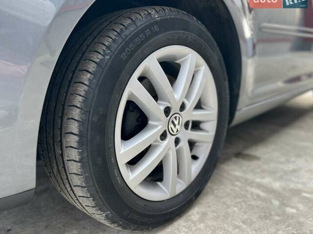 Серый Фольксваген Туран, объемом двигателя 1.6 л и пробегом 217 тыс. км за 8200 $, фото 11 на Automoto.ua