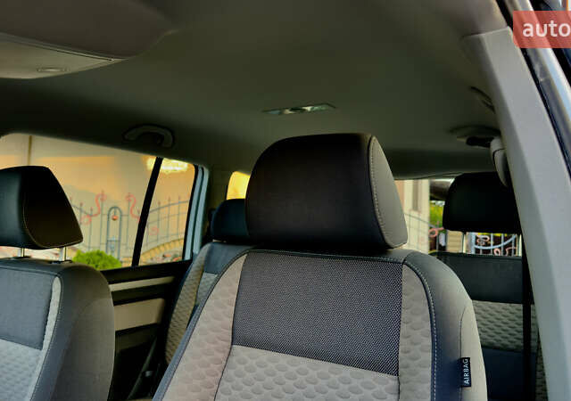 Сірий Фольксваген Туран, об'ємом двигуна 1.6 л та пробігом 218 тис. км за 8400 $, фото 32 на Automoto.ua