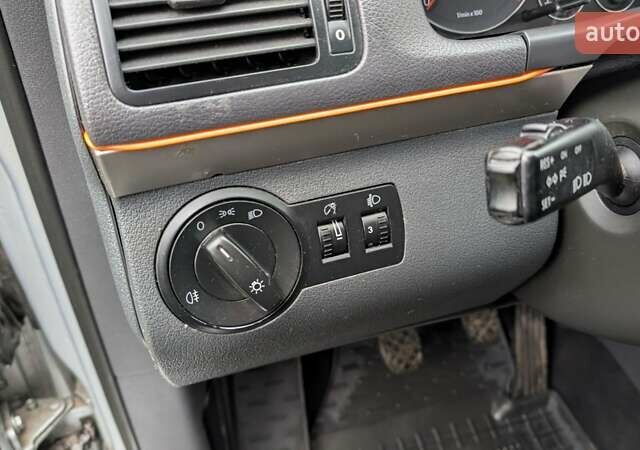 Серый Фольксваген Туран, объемом двигателя 1.39 л и пробегом 211 тыс. км за 5500 $, фото 11 на Automoto.ua