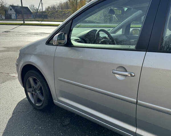 Серый Фольксваген Туран, объемом двигателя 1.6 л и пробегом 199 тыс. км за 7699 $, фото 8 на Automoto.ua