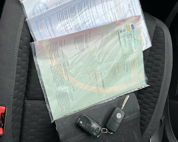 Серый Фольксваген Туран, объемом двигателя 1.6 л и пробегом 217 тыс. км за 8200 $, фото 89 на Automoto.ua