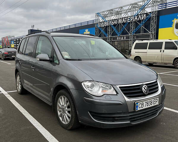 Серый Фольксваген Туран, объемом двигателя 1.39 л и пробегом 192 тыс. км за 6300 $, фото 3 на Automoto.ua
