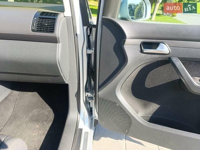 Серый Фольксваген Туран, объемом двигателя 1.6 л и пробегом 237 тыс. км за 6800 $, фото 13 на Automoto.ua