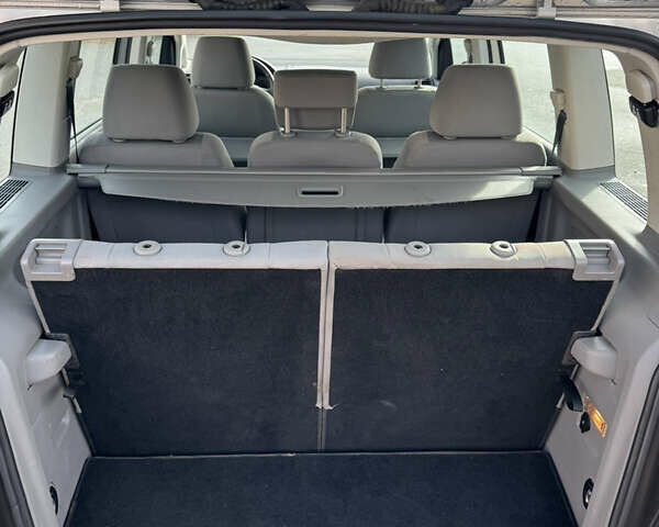 Серый Фольксваген Туран, объемом двигателя 1.6 л и пробегом 199 тыс. км за 7699 $, фото 33 на Automoto.ua