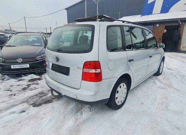 Серый Фольксваген Туран, объемом двигателя 0 л и пробегом 300 тыс. км за 3350 $, фото 3 на Automoto.ua