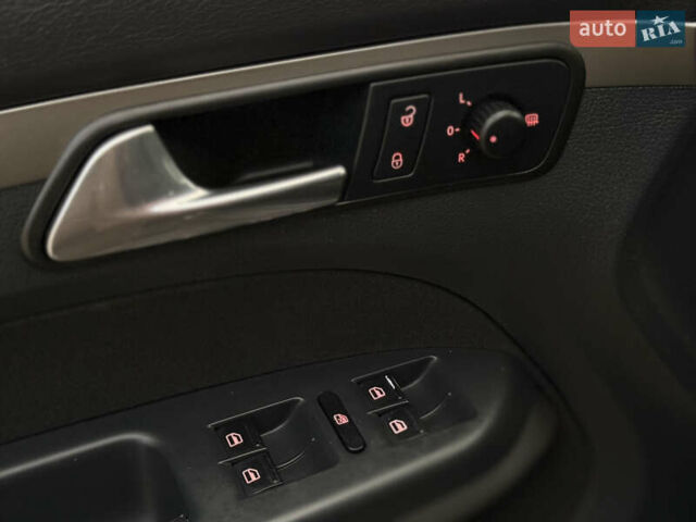 Сірий Фольксваген Туран, об'ємом двигуна 1.9 л та пробігом 221 тис. км за 6600 $, фото 27 на Automoto.ua