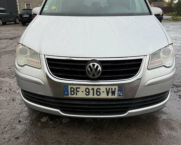 Сірий Фольксваген Туран, об'ємом двигуна 1.9 л та пробігом 226 тис. км за 7900 $, фото 3 на Automoto.ua