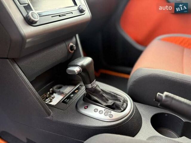 Серый Фольксваген Туран, объемом двигателя 1.39 л и пробегом 257 тыс. км за 7100 $, фото 5 на Automoto.ua