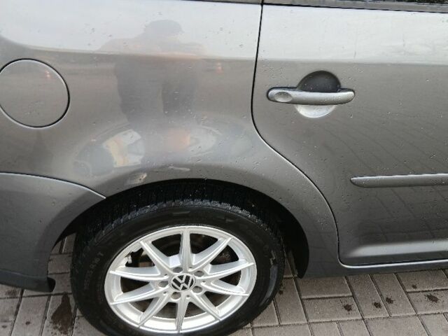 Серый Фольксваген Туран, объемом двигателя 1.4 л и пробегом 277 тыс. км за 6300 $, фото 18 на Automoto.ua