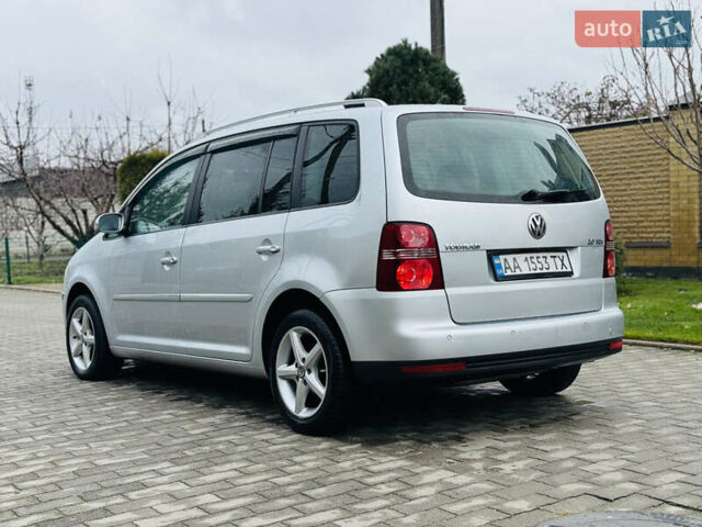Серый Фольксваген Туран, объемом двигателя 2 л и пробегом 245 тыс. км за 7300 $, фото 12 на Automoto.ua