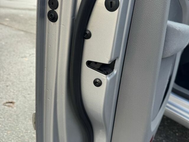 Фольксваген Туран 2007 в Лубнах на Automoto.ua Серый Фольксваген Туран, объемом двигателя 1.6 л и пробегом 199 тыс. км за 7699 $, фото 7 на Automoto.ua