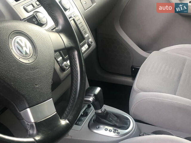 Сірий Фольксваген Туран, об'ємом двигуна 2 л та пробігом 254 тис. км за 7100 $, фото 28 на Automoto.ua