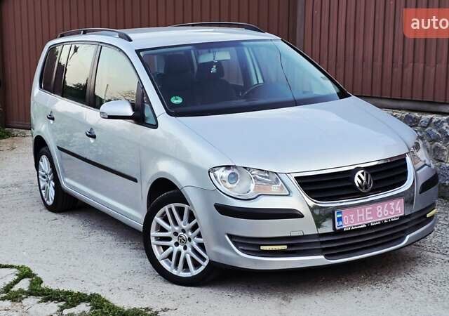 Сірий Фольксваген Туран, об'ємом двигуна 1.6 л та пробігом 225 тис. км за 7777 $, фото 6 на Automoto.ua