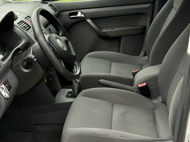 Серый Фольксваген Туран, объемом двигателя 0 л и пробегом 300 тыс. км за 3350 $, фото 7 на Automoto.ua