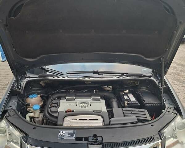 Сірий Фольксваген Туран, об'ємом двигуна 1.39 л та пробігом 295 тис. км за 6000 $, фото 1 на Automoto.ua