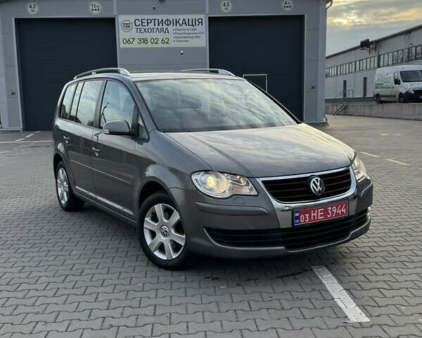 Серый Фольксваген Туран, объемом двигателя 1.4 л и пробегом 210 тыс. км за 5899 $, фото 4 на Automoto.ua