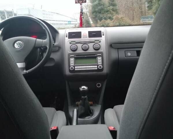 Серый Фольксваген Туран, объемом двигателя 1.4 л и пробегом 217 тыс. км за 7200 $, фото 11 на Automoto.ua