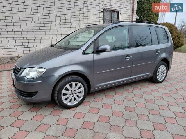 Серый Фольксваген Туран, объемом двигателя 1.6 л и пробегом 196 тыс. км за 7499 $, фото 7 на Automoto.ua