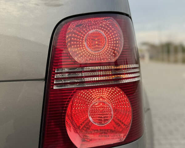 Серый Фольксваген Туран, объемом двигателя 1.4 л и пробегом 210 тыс. км за 5899 $, фото 35 на Automoto.ua