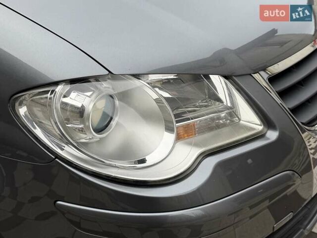 Серый Фольксваген Туран, объемом двигателя 1.6 л и пробегом 251 тыс. км за 6950 $, фото 51 на Automoto.ua